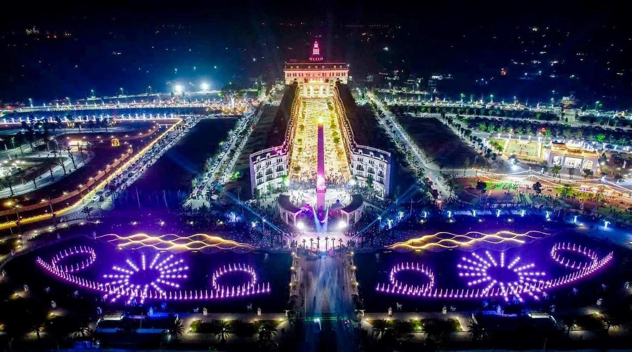 Cư dân vui mừng nhận Giấy chứng nhận quyền sử dụng đất tại Danko City 