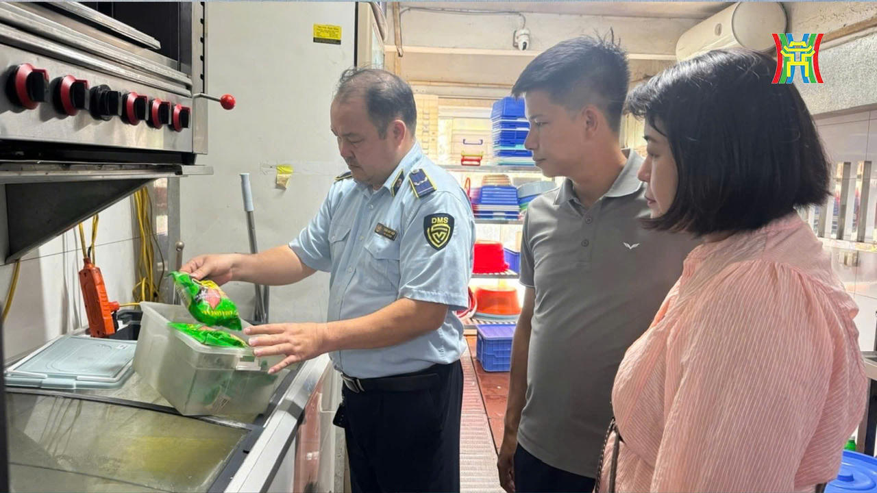 Hà Nội: Kiểm tra đột xuất cơ sở “Lòng xe điếu”