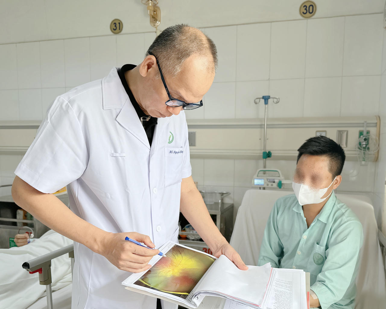 Một người đàn ông mất hoàn toàn thị lực mắt trái sau khi tiêm filler tại “Spa người quen” 