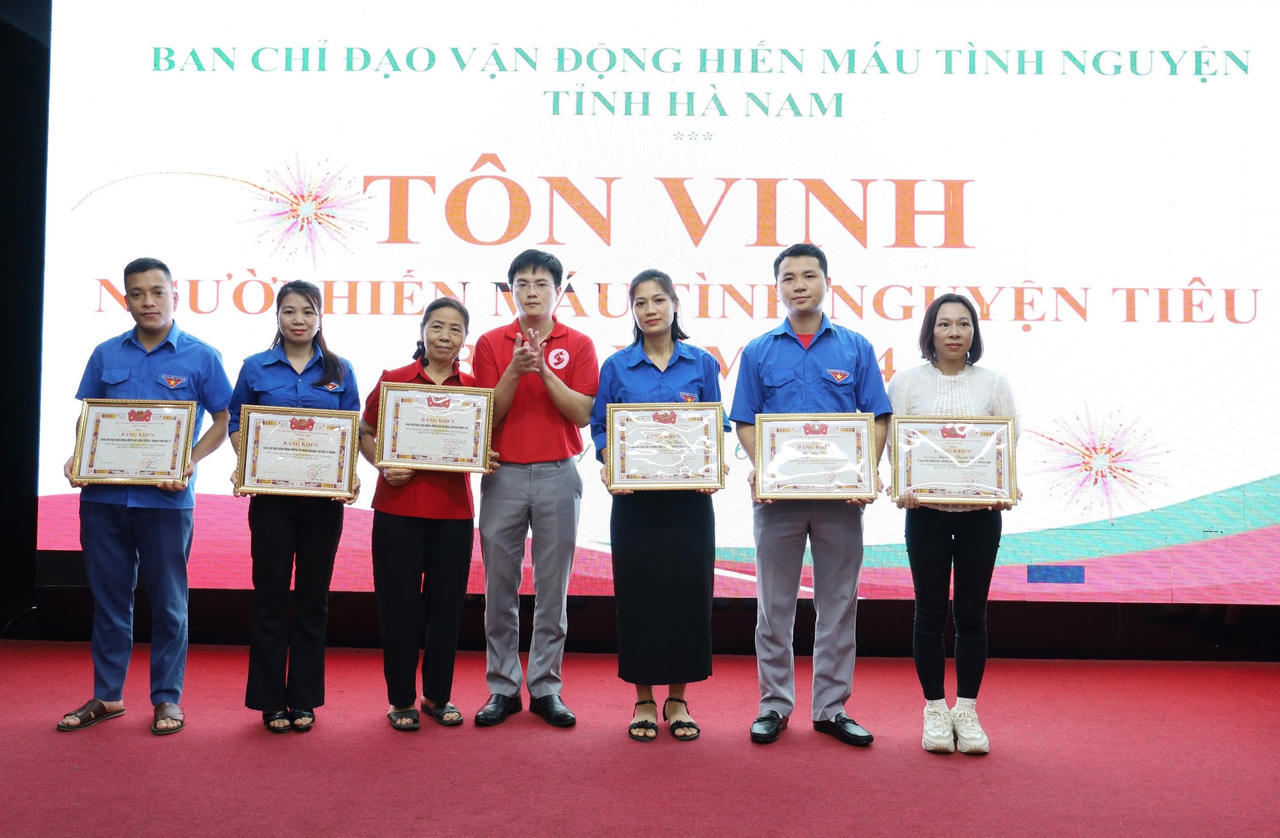 Tôn vinh Người hiến máu tiêu biểu tỉnh Hà Nam năm 2024