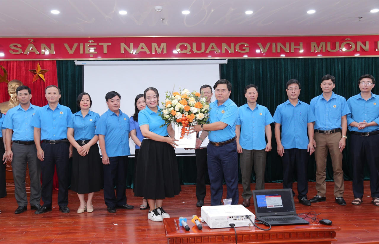 Kiện toàn Văn phòng Tư vấn Pháp luật Công Đoàn tỉnh Nam Định