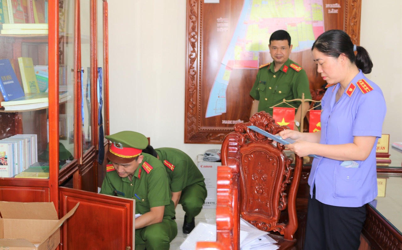 Khởi tố 5 cán bộ, lãnh đạo, nguyên lãnh đạo 1 xã ở Nam Định