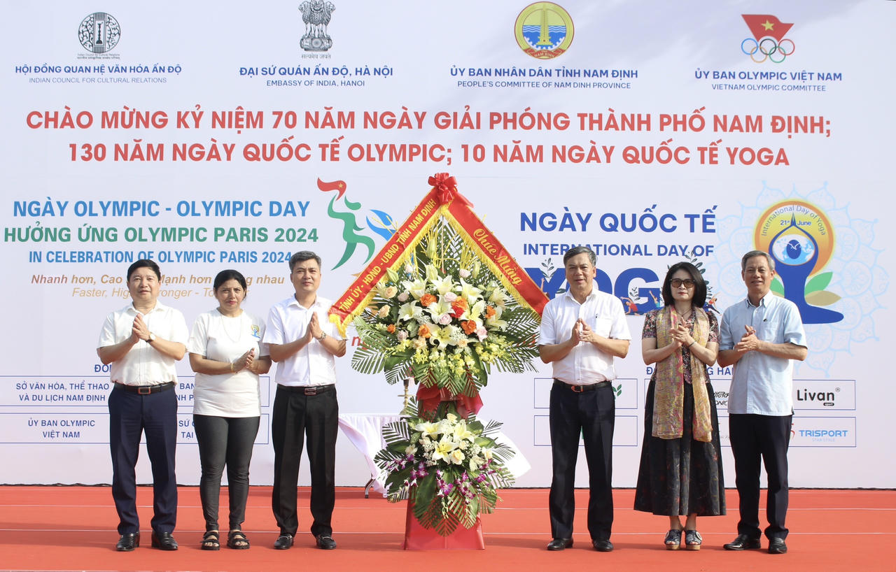 Nhiều hoạt động kỷ niệm 70 năm giải phóng TP Nam Định