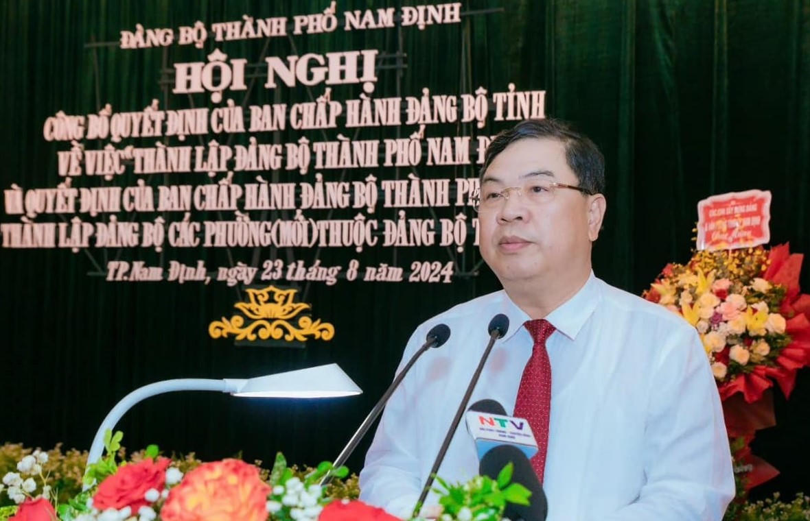Nam Định lần lượt công bố Đảng bộ các xã, phường, thành phố