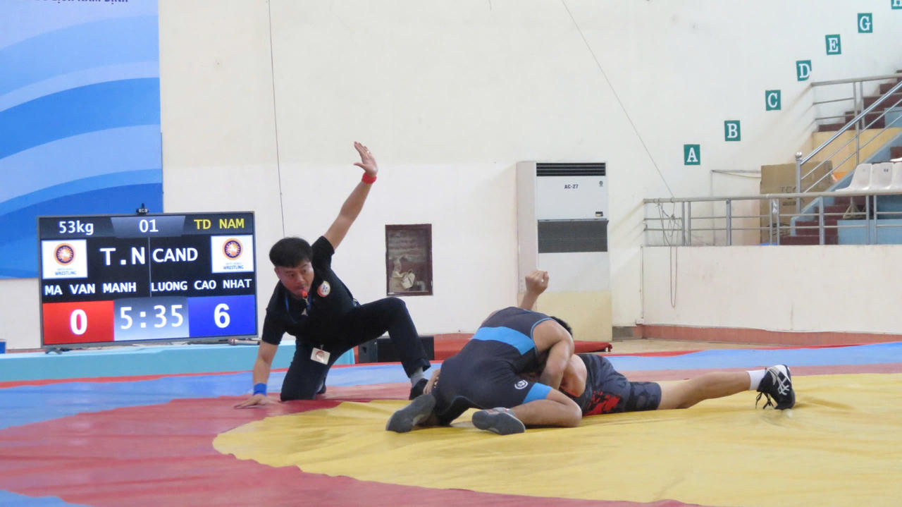 Bế mạc Giải Vô địch Vật quốc gia, Nam Định giành 01 HCV