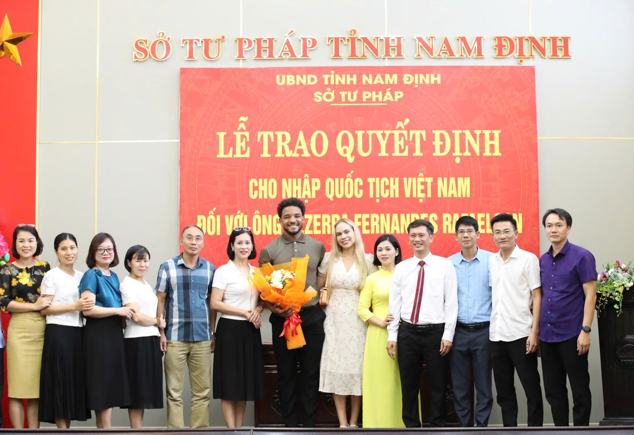 Cầu thủ Rafaelson chính thức trở thành công dân Việt Nam!