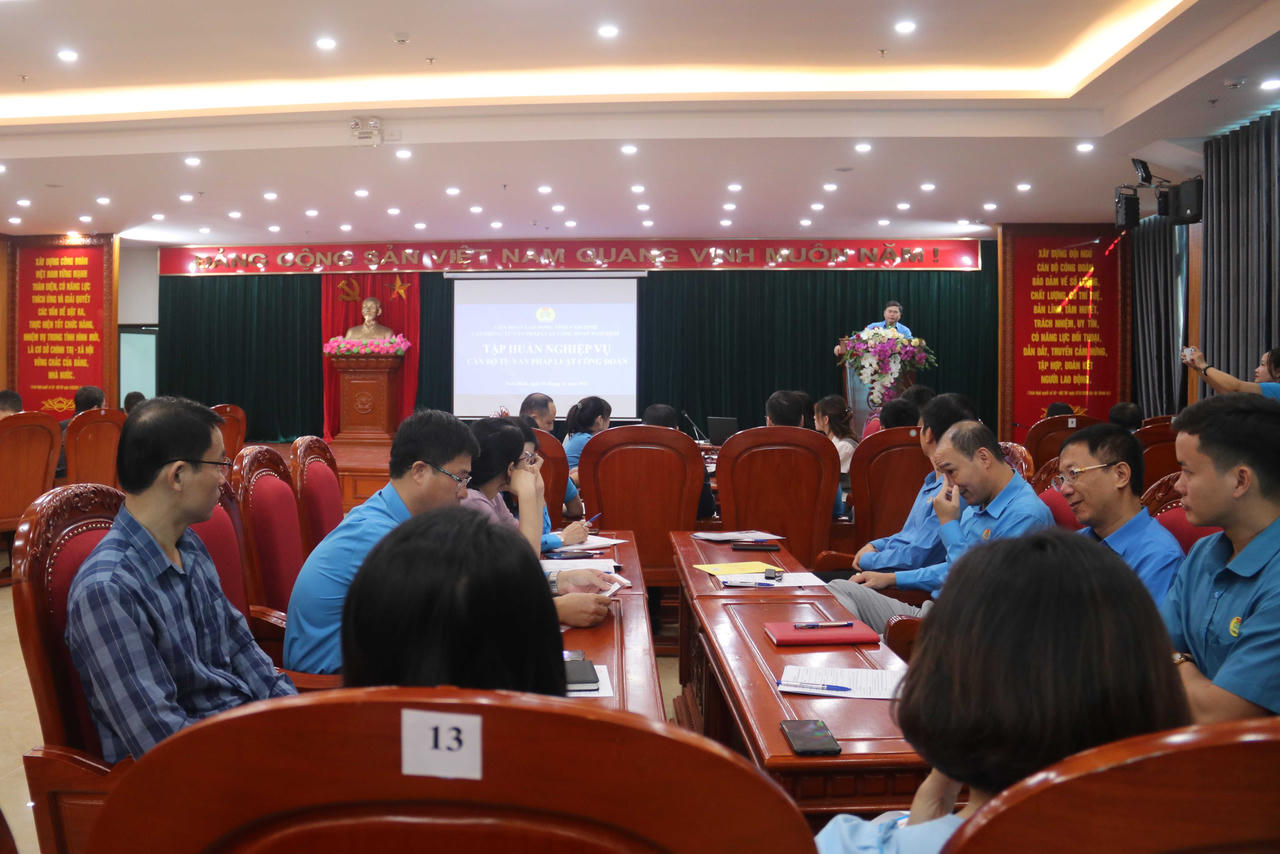 Liên đoàn lao động tỉnh Nam Định tập huấn kiến thức pháp luật cho đoàn viên cơ sở