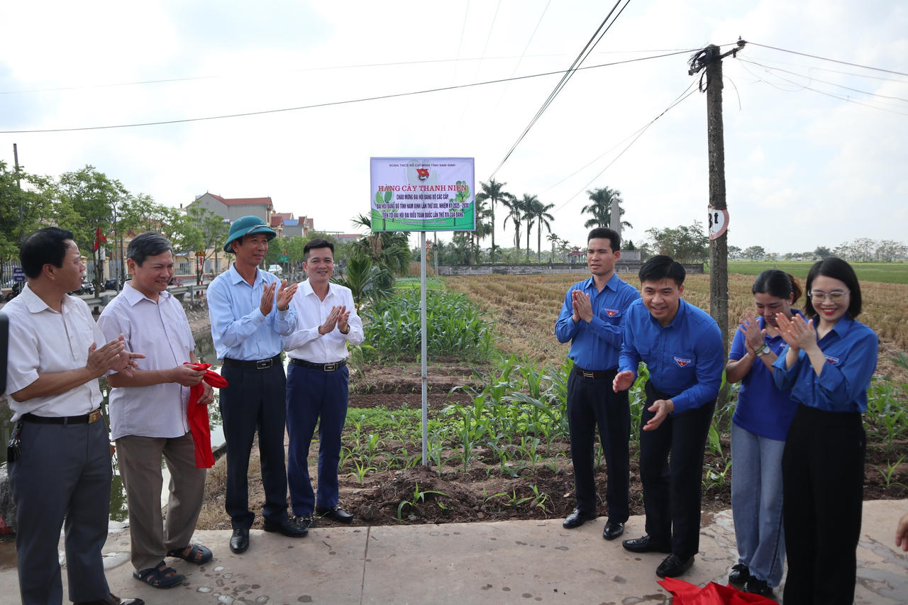 Tỉnh Đoàn Nam Định tổ chức truyền thông Pháp luật cho học sinh