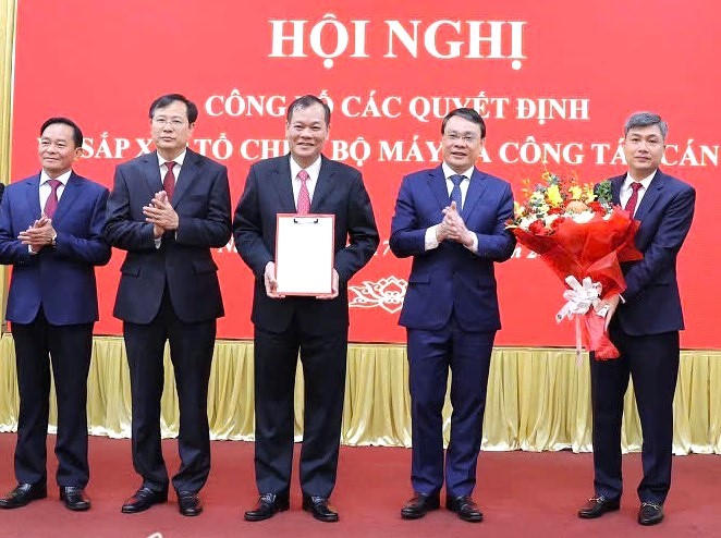 Nam Định: Công bố các Quyết định về tổ chức bộ máy và nhân sự