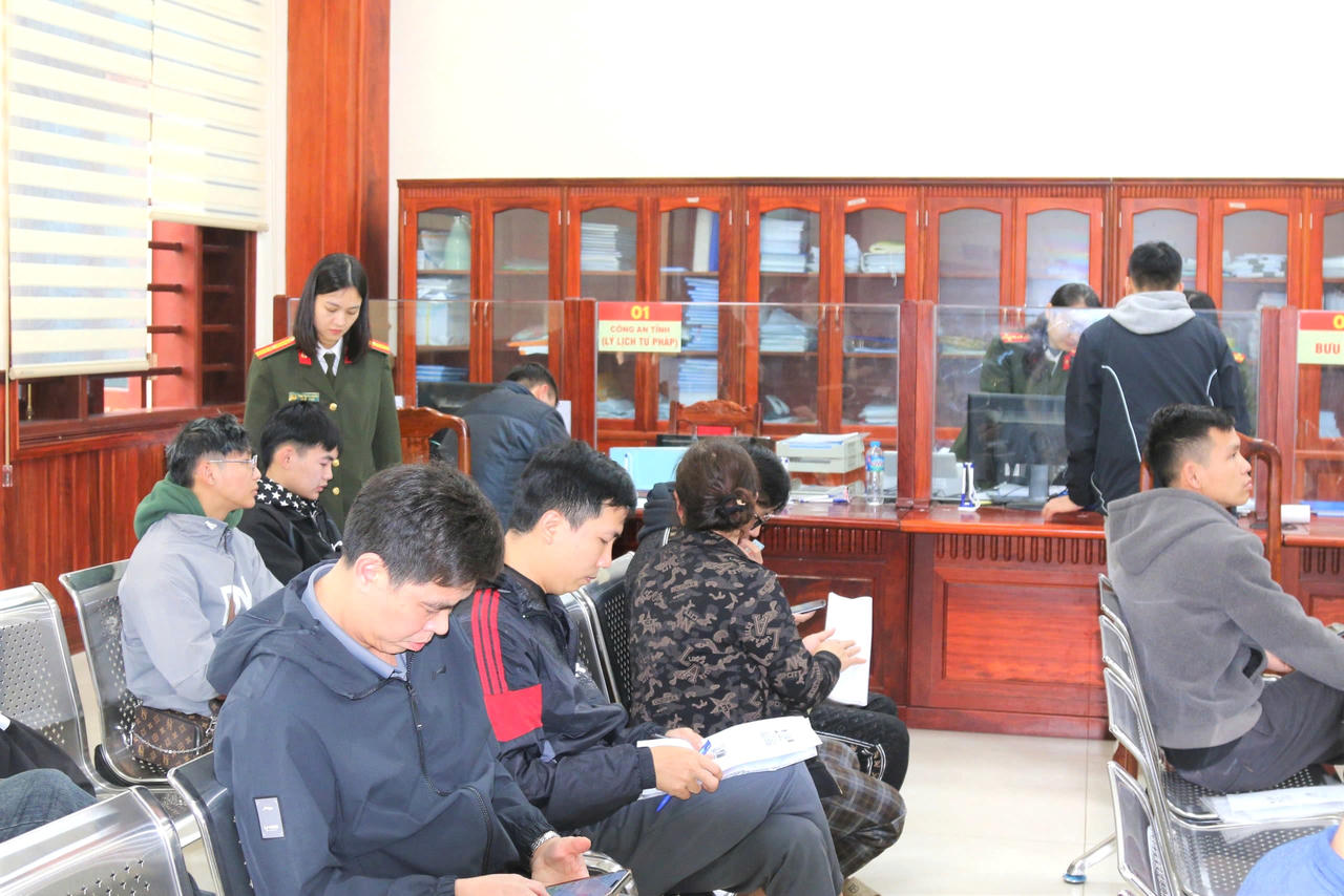 Các thủ tục diễn ra thông suốt tại Trung tâm phục vụ hành chính công tỉnh Nam Định