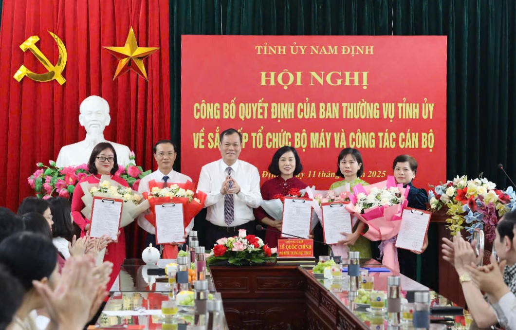 Bà Hoàng Thị Hoài Phương làm Tổng biên tập Báo Nam Định