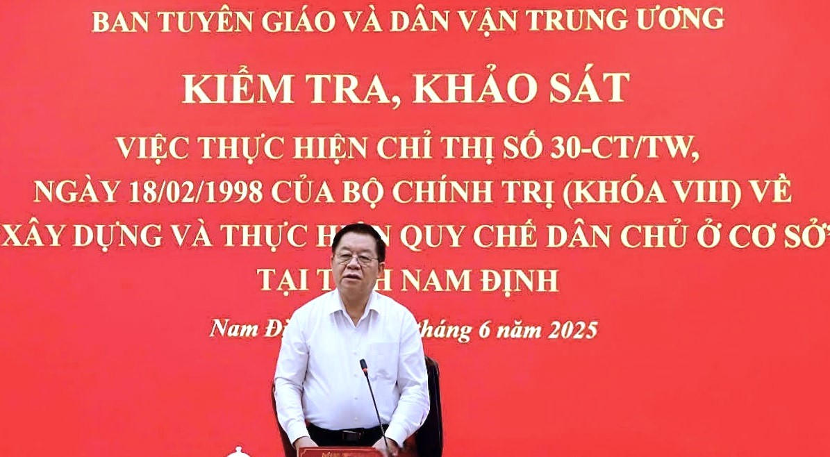 Trưởng Ban Tuyên giáo và Dân vận Trung ương Nguyễn Trọng Nghĩa về làm việc với tỉnh Nam Định