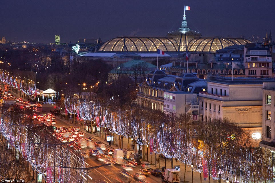 Màu sắc Giáng sinh tràn ngập châu Âu