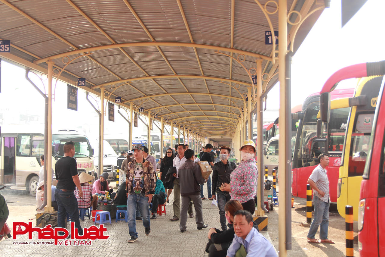 Bến xe Giáp Bát bố trí 100% nhân viên làm việc xuyên Tết phục vụ khách.