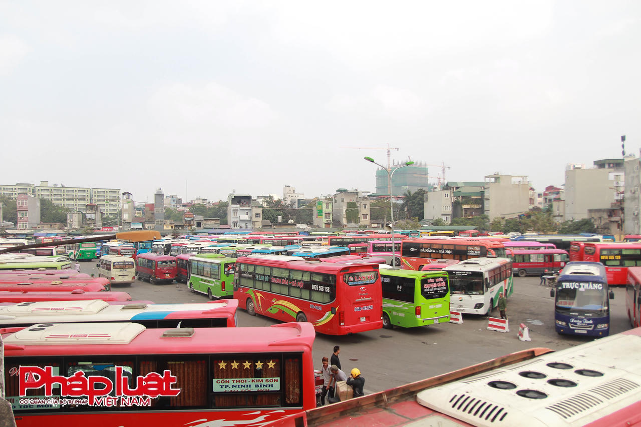 Bến xe Giáp Bát bố trí 100% nhân viên làm việc xuyên Tết phục vụ khách.