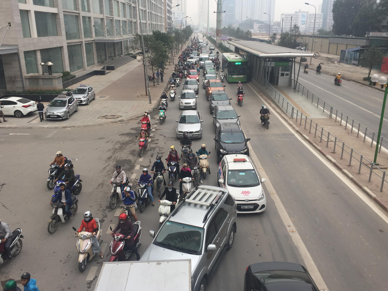 Hà Nội: Xe buýt nhanh BRT miễn phí thêm 5 ngày dịp Tết