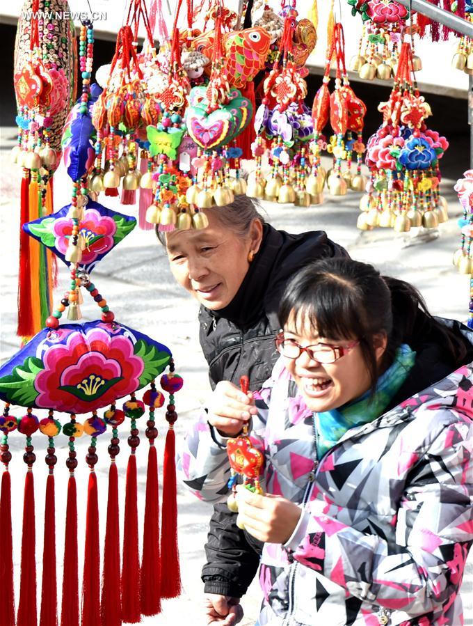 Không khí mua sắm Tết tại khắp Trung Quốc