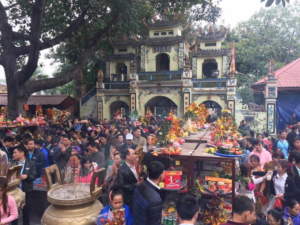 Ngàn người chen chúc 'vay vốn' Bà Chúa Kho Bắc Ninh