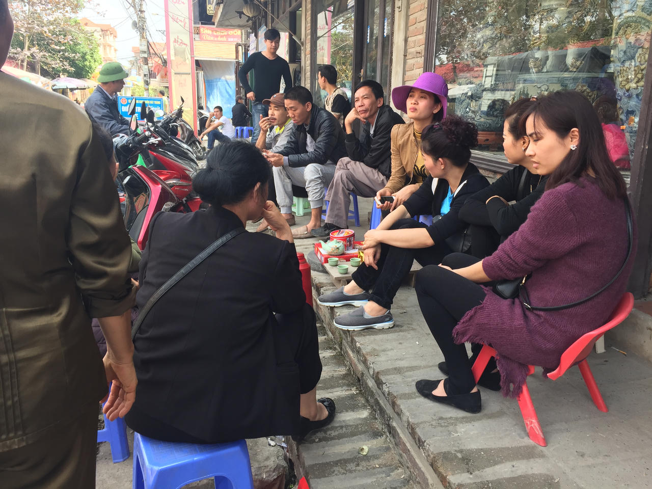 Chợ gốm Bát Tràng đã được mở cửa trở lại