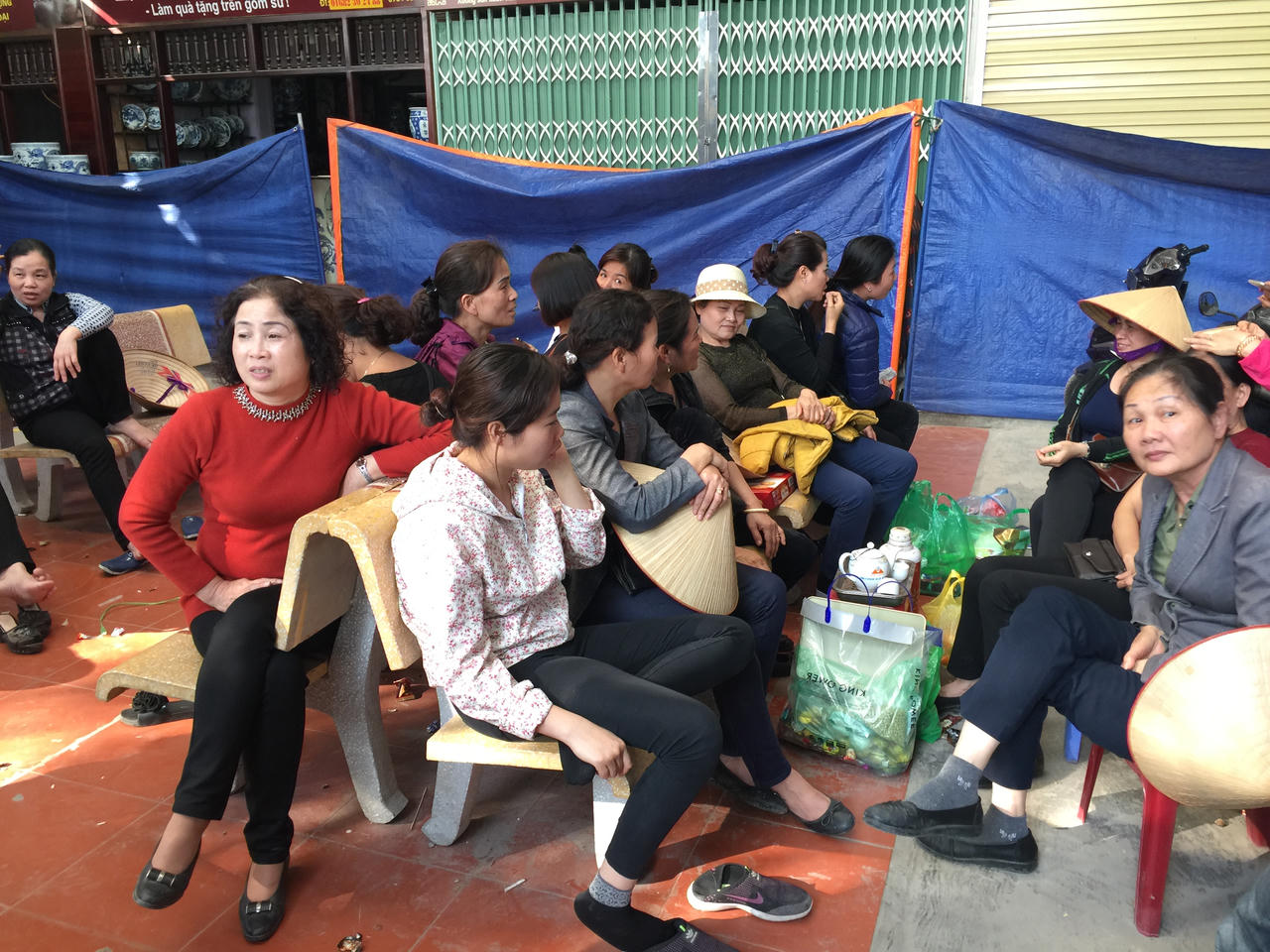 Chợ gốm Bát Tràng đã được mở cửa trở lại