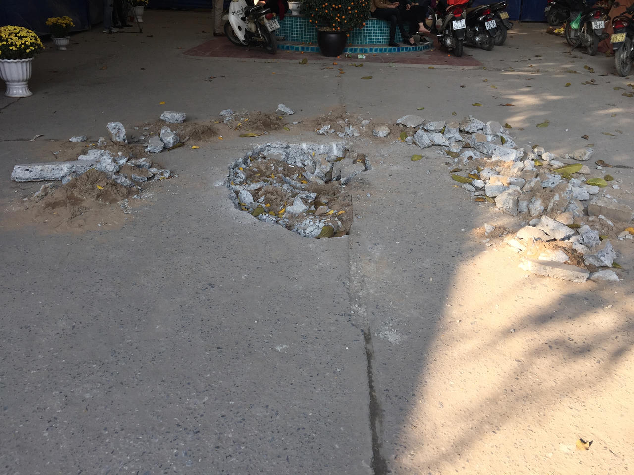 Chợ gốm Bát Tràng đã được mở cửa trở lại