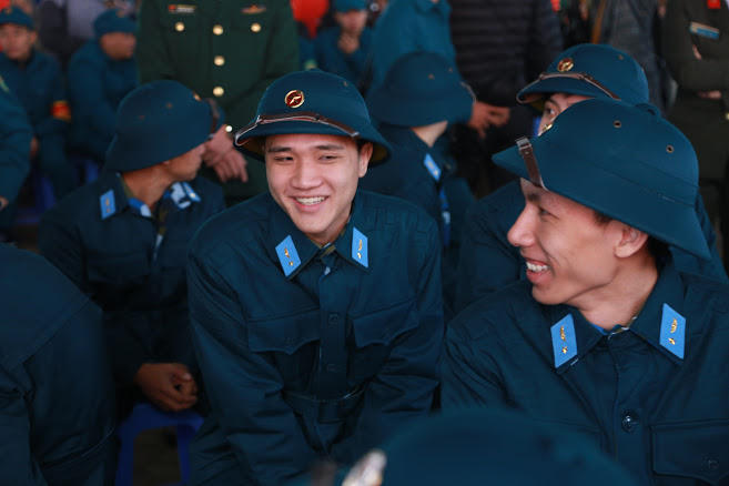 Hình ảnh khiến nhiều người xao xuyến của trai Hà Nội 