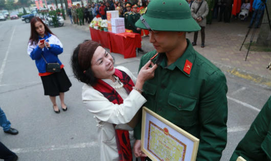 Hình ảnh khiến nhiều người xao xuyến của trai Hà Nội 