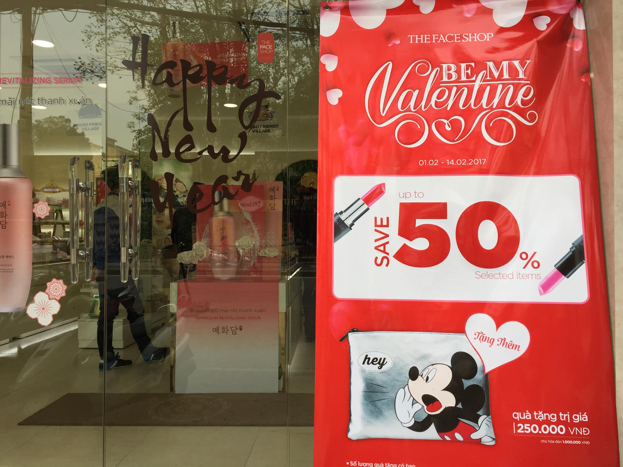 Nhộn nhịp thị trường quà tặng Valentine