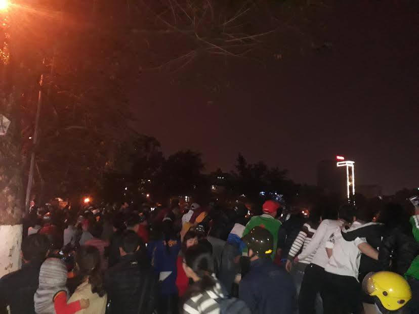 Cứu sống nam thanh niên thất tình, nhảy hồ tự tử