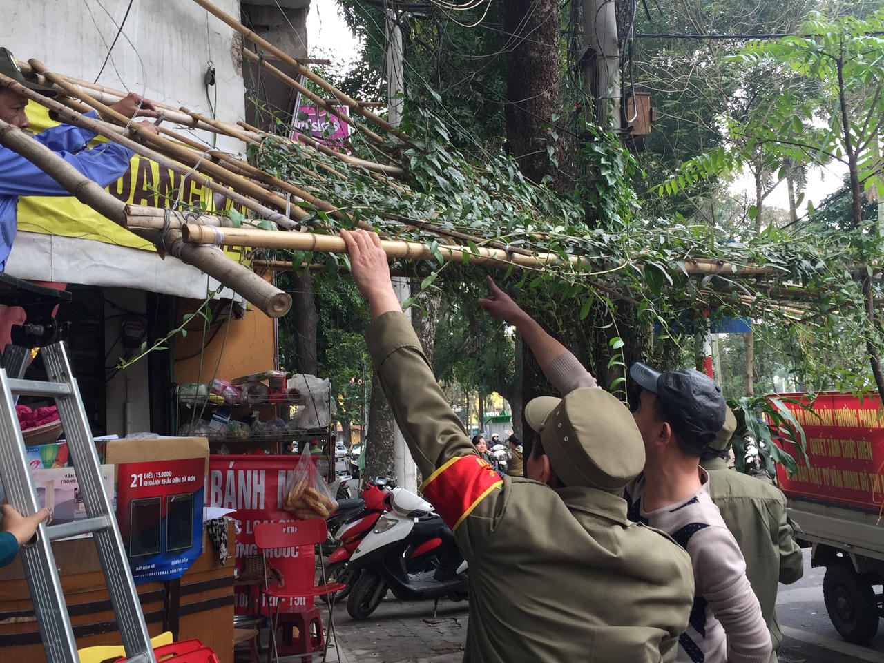 Người dân chung tay ủng hộ chính quyền Hà Nội 'dẹp loạn vỉa hè'