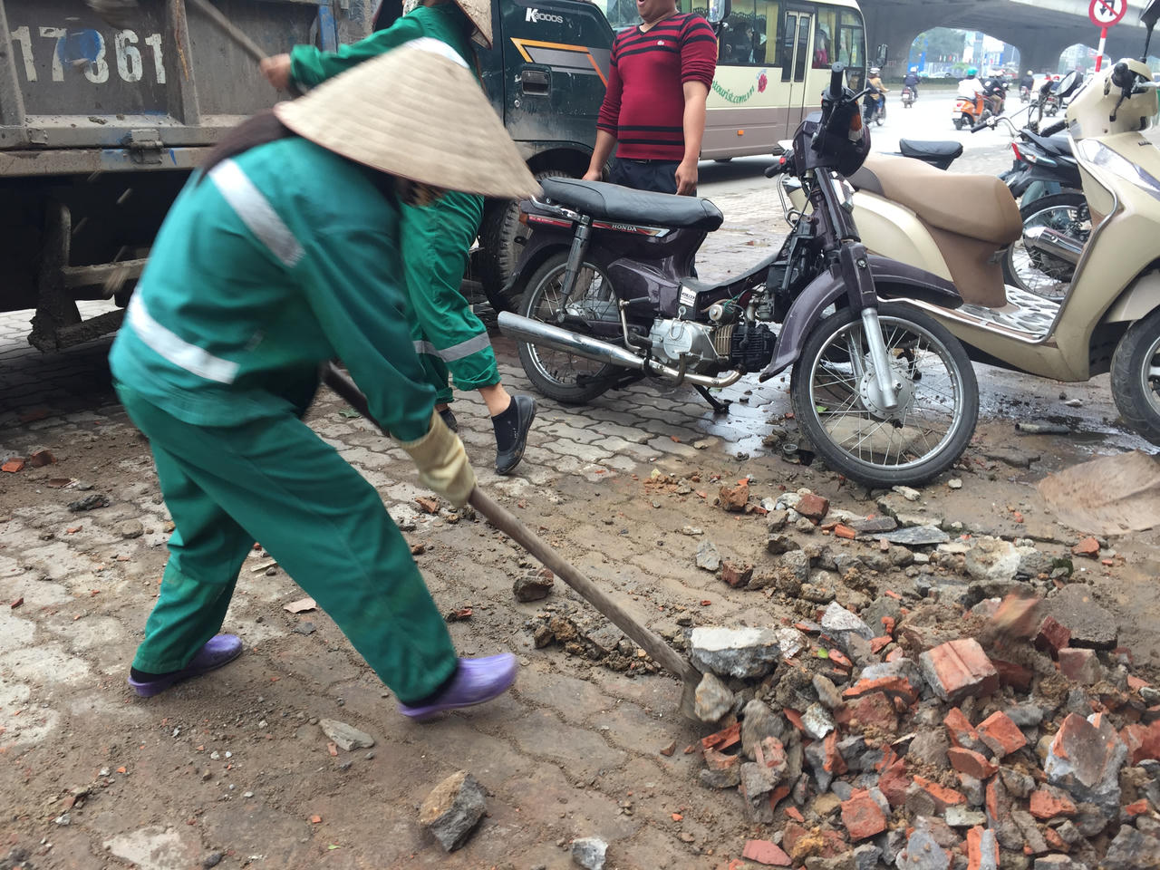 Hà Nội khác lạ khi vỉa hè 'đòi' lại phần bị lấn chiếm 