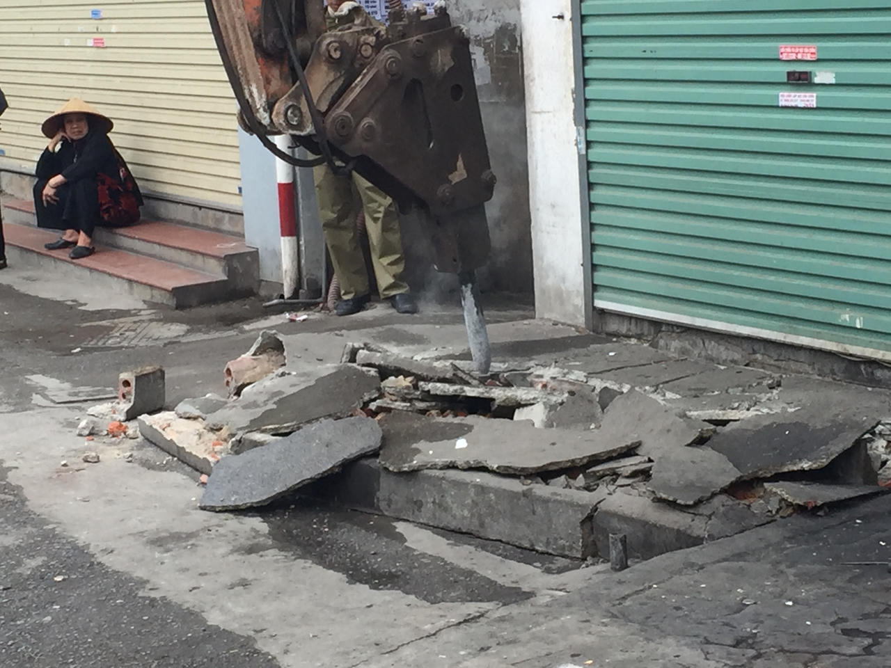 Hà Nội khác lạ khi vỉa hè 'đòi' lại phần bị lấn chiếm 