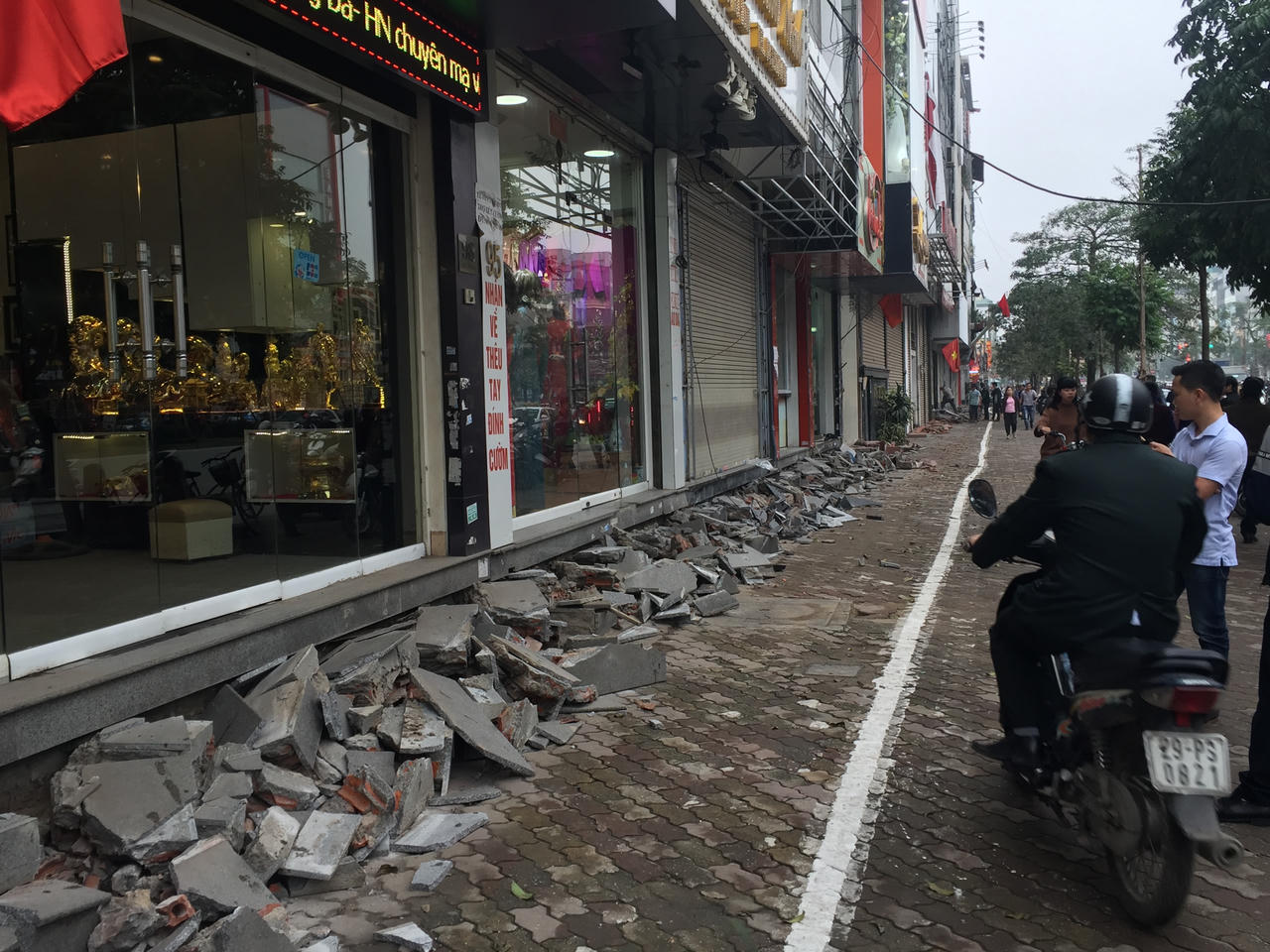 Hà Nội khác lạ khi vỉa hè 'đòi' lại phần bị lấn chiếm 