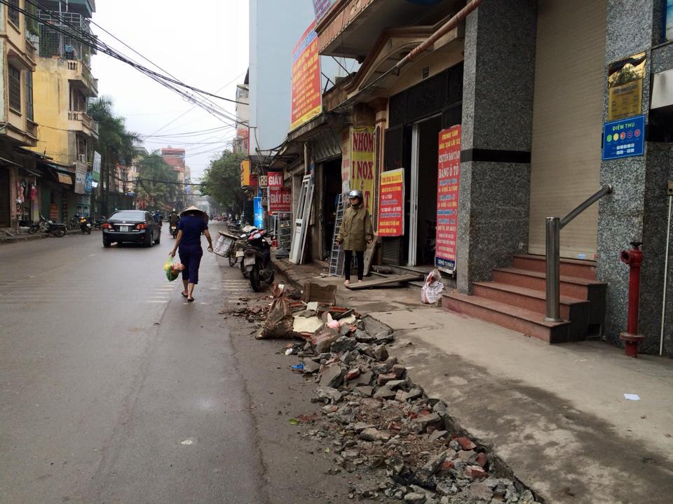 Hà Nội nhếch nhác bởi 'phế thải' của chiến dịch dẹp vỉa hè