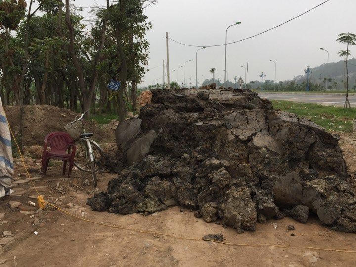 Mê Linh, Hà Nội: Xe tải chở đất từ nội thành 'tuồn' về ngoại ô?