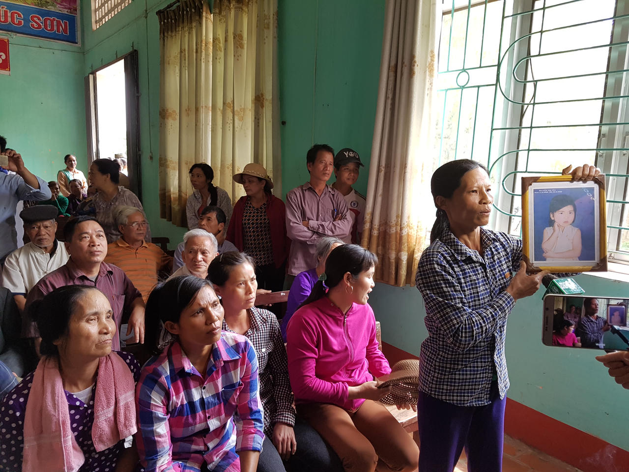 Người nhà nạn nhân gây náo loạn trong buổi xin lỗi công khai ông Hàn Đức Long