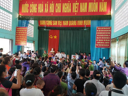 Người nhà nạn nhân gây náo loạn trong buổi xin lỗi công khai ông Hàn Đức Long