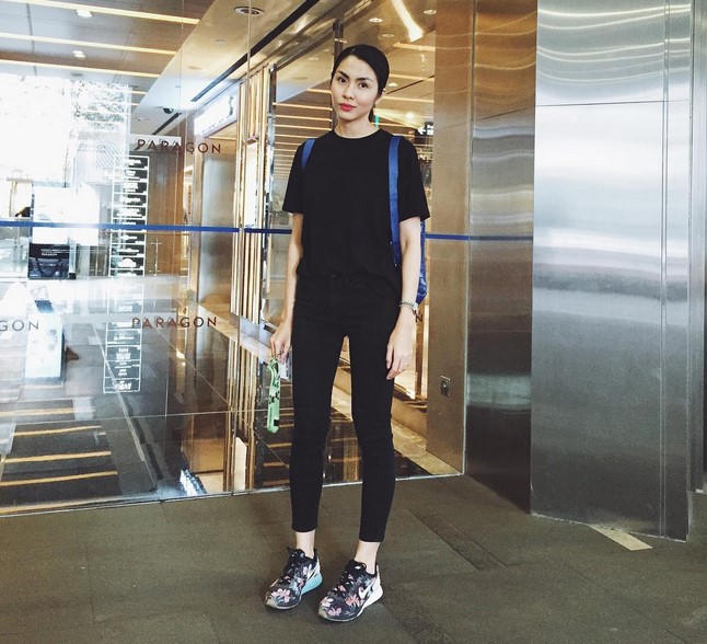 Kết quả hình ảnh cho mặc đồ đen phong cách