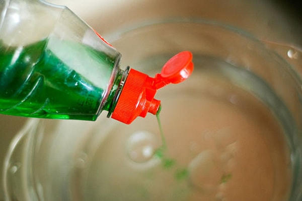 Kết quả hình ảnh cho dđổ truc tiếp nước rửa chnes