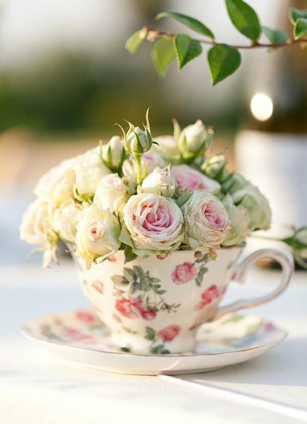 Kết quả hình ảnh cho cách cắm hoa hồng phòng ngủ