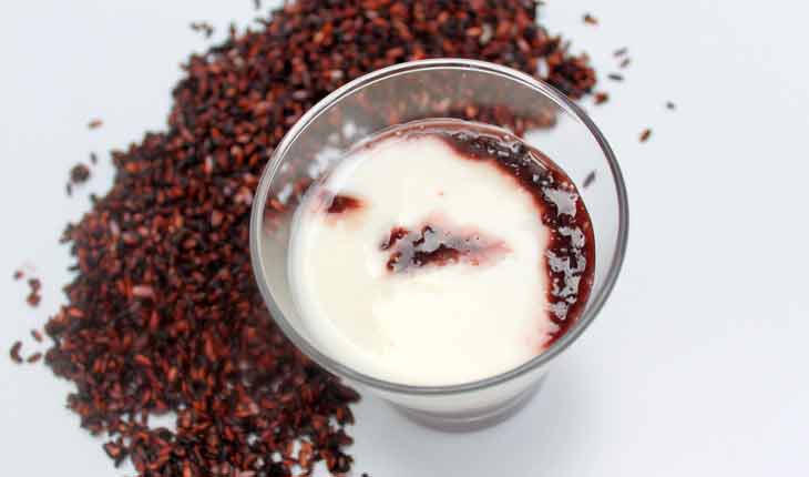 Kết quả hình ảnh cho cách lam sữa chua nếp cẩm