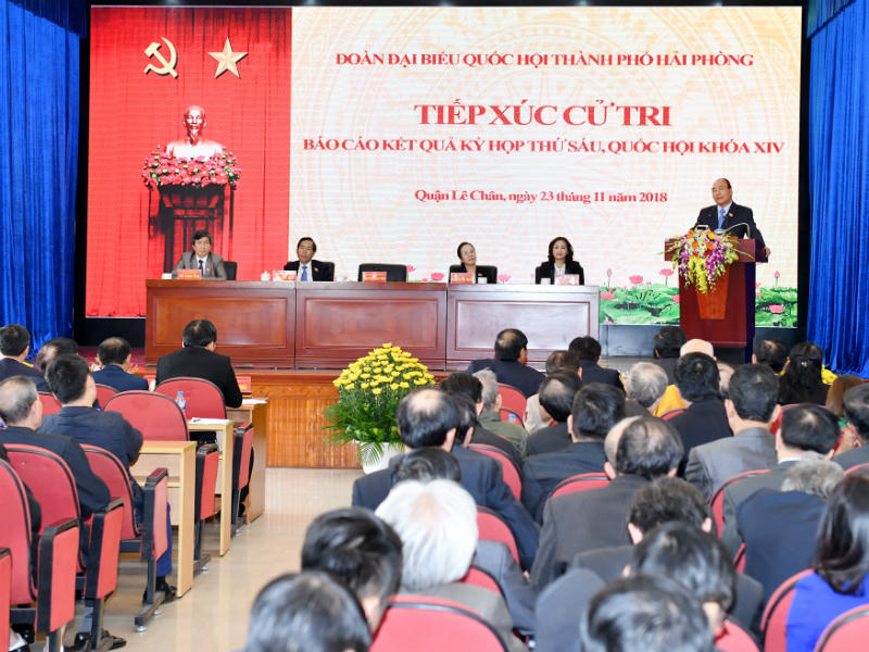 Thủ tướng tiếp xúc cử tri tại Hải Phòng