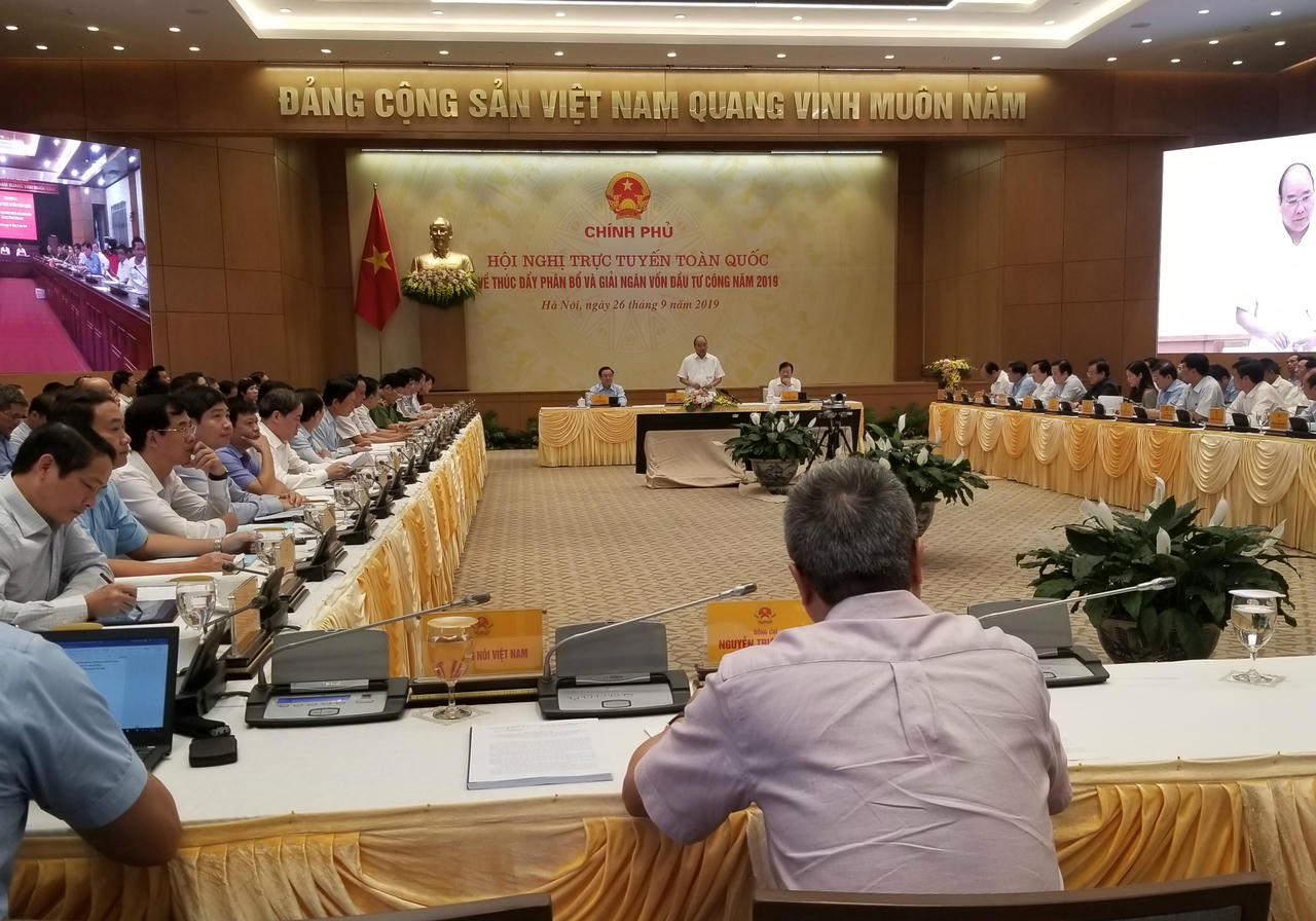 Thủ tướng: Quyết cắt vốn, chuyển vốn với bộ, ngành địa phương giải ngân vốn đầu tư công chậm