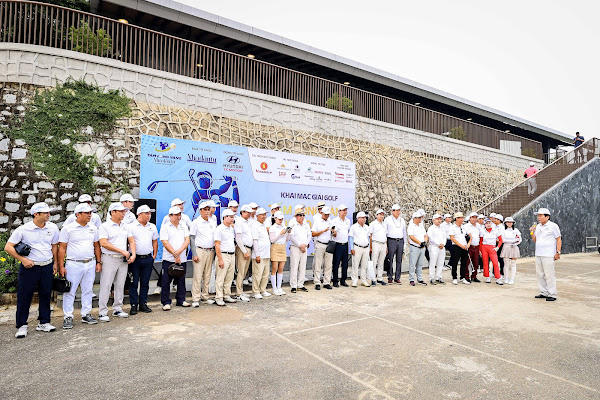 Tạp chí Nhà đầu tư tổ chức thành công giải golf từ thiện "Tấm lòng vàng Nhà đầu tư"