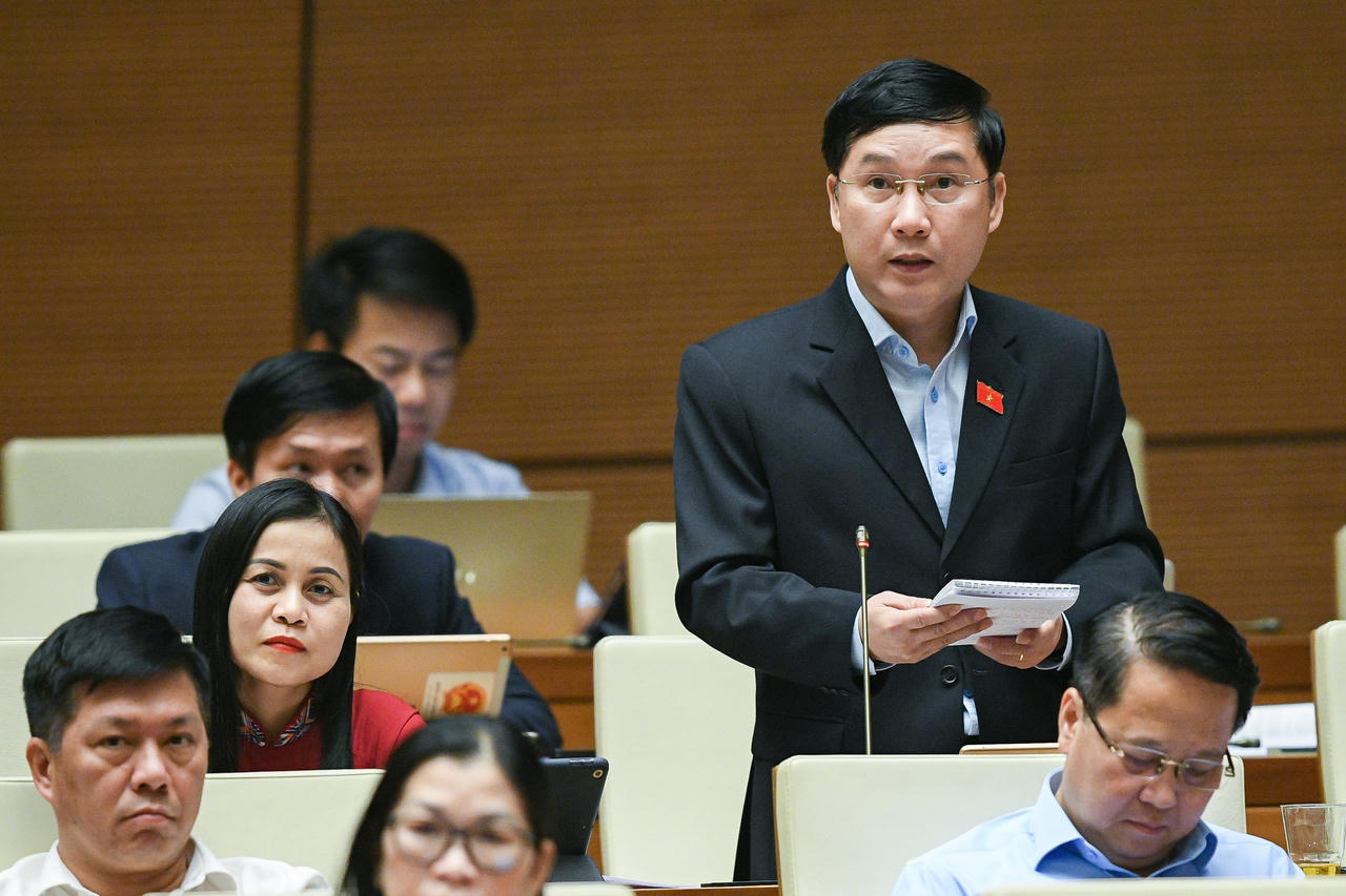 Nóng vấn đề xăng dầu tại Nghị trường Quốc hội