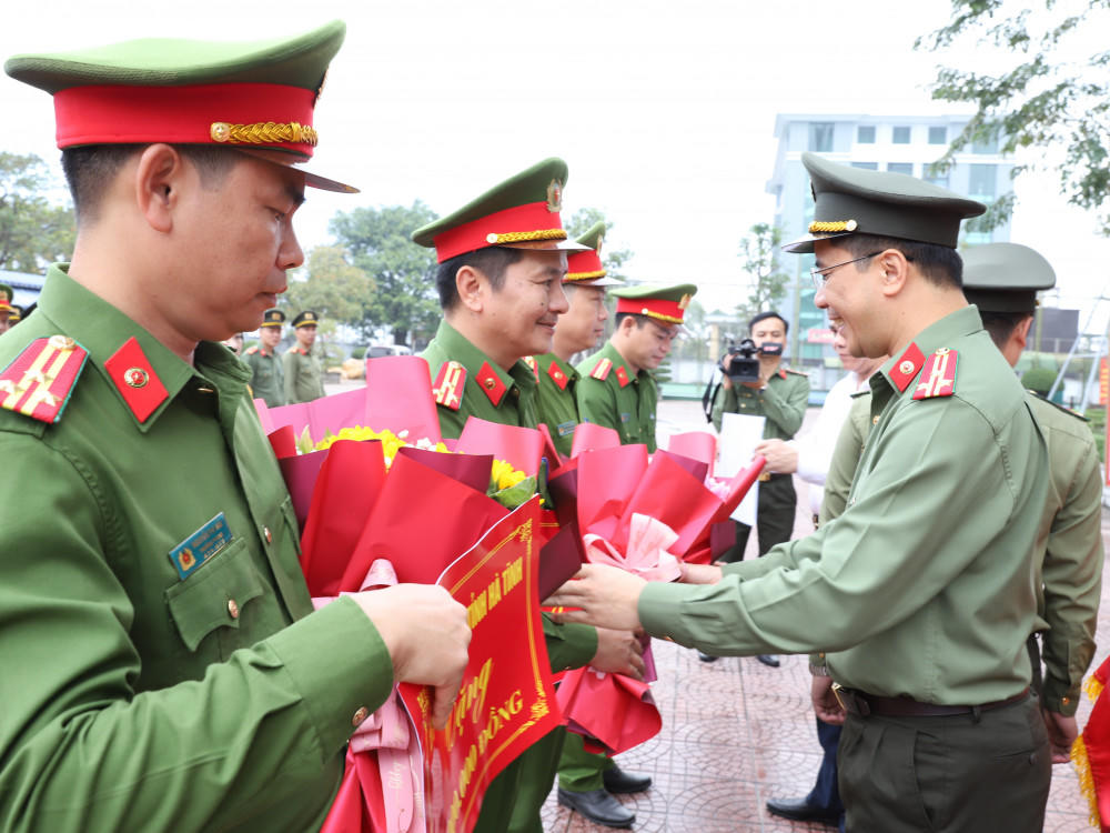Công an loạt tỉnh, thành ra quân bảo đảm an ninh trật tự dịp Tết Quý Mão 2023