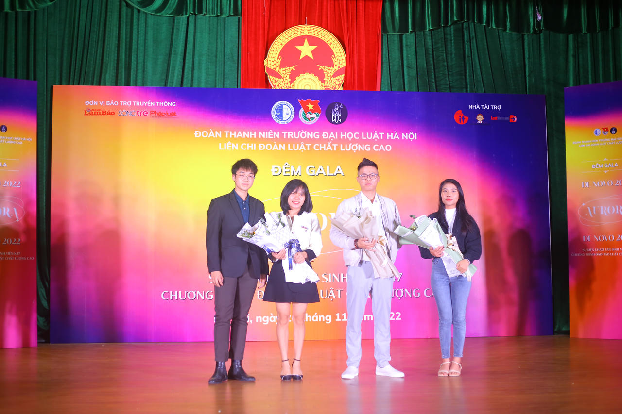 Đêm dạ hội De Novo 2022 chào đón tân sinh viên chất lượng cao Đại học Luật Hà Nội: Aurora-Chuyến hành trình chiêm ngưỡng cực quang