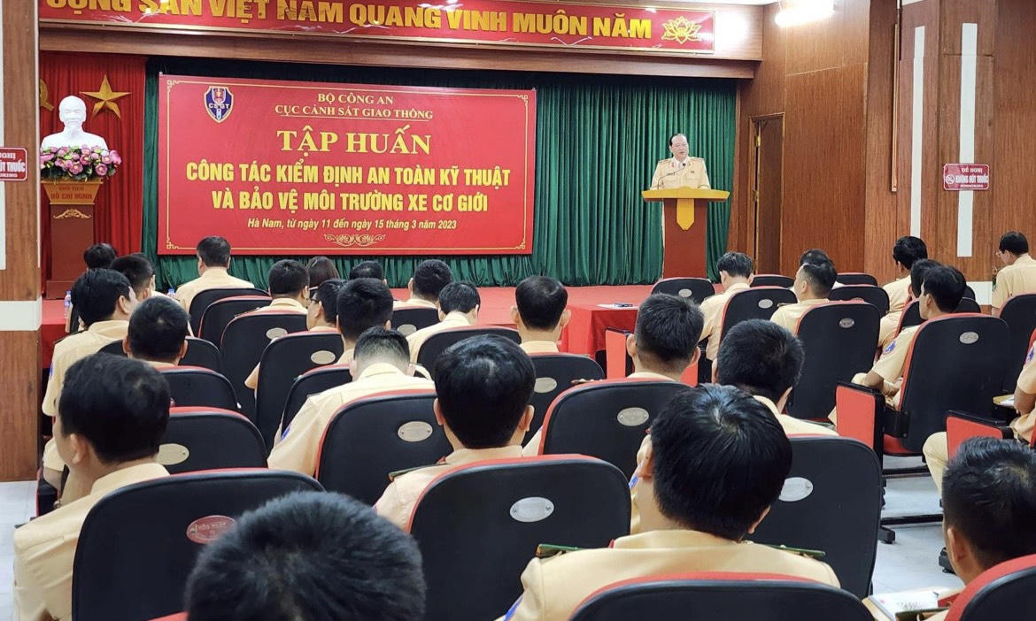 Sẽ có thêm 167 cán bộ, chiến sĩ cảnh sát giao thông tăng cường cho các trung tâm đăng kiểm