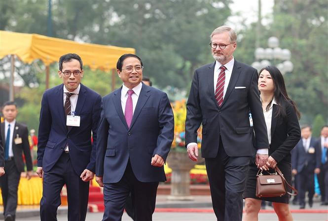 Thủ tướng Phạm Minh Chính chủ trì Lễ đón Thủ tướng Cộng hòa Séc thăm chính thức Việt Nam