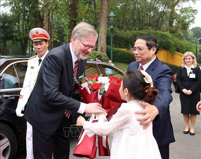 Thủ tướng Phạm Minh Chính chủ trì Lễ đón Thủ tướng Cộng hòa Séc thăm chính thức Việt Nam